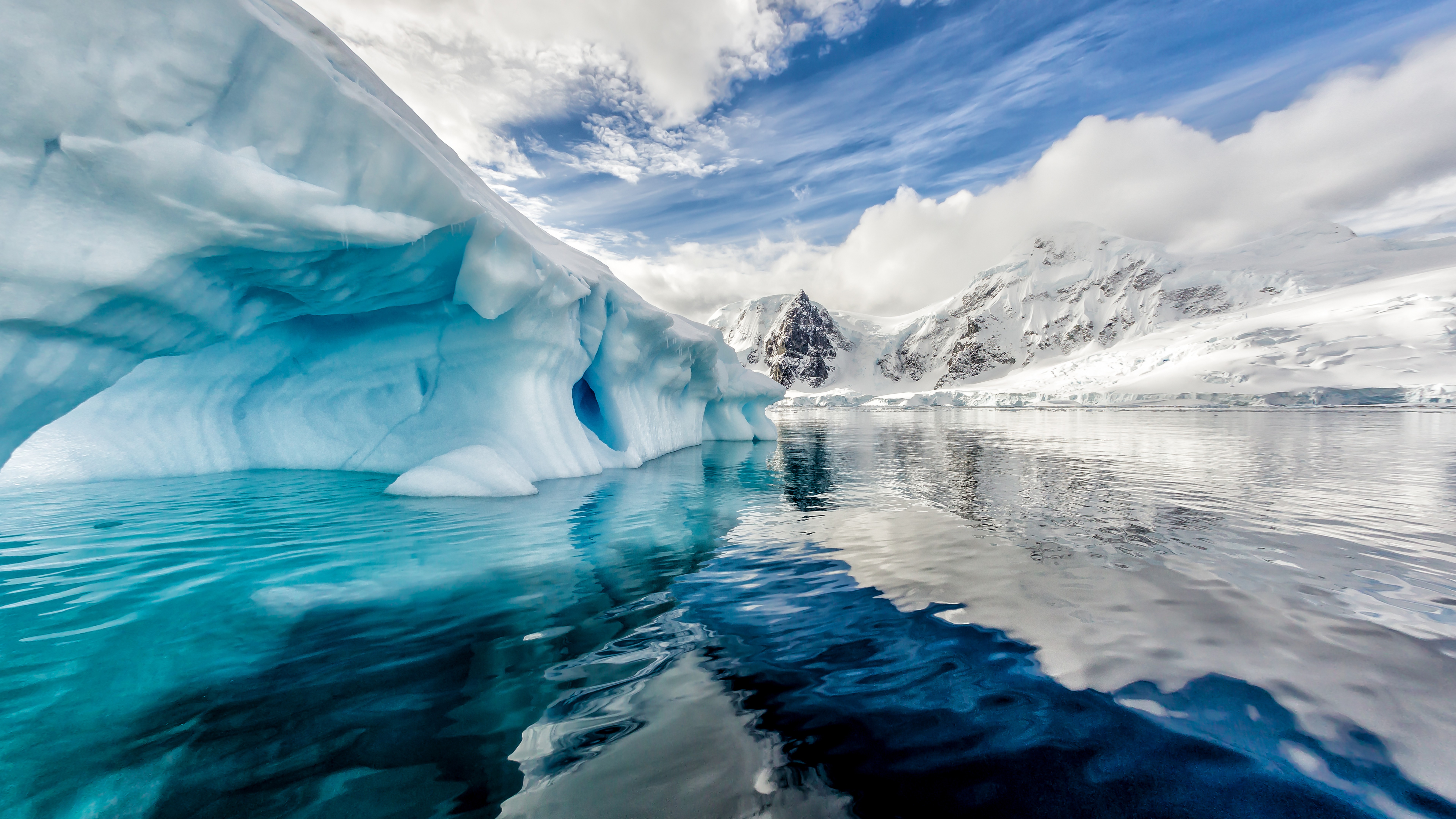 Океан покрытый льдом. Ледники айсберги Антарктиды. Лед Айсберг Арктика Антарктида. Арктика Антарктика Антарктида. Крионы Антарктида.