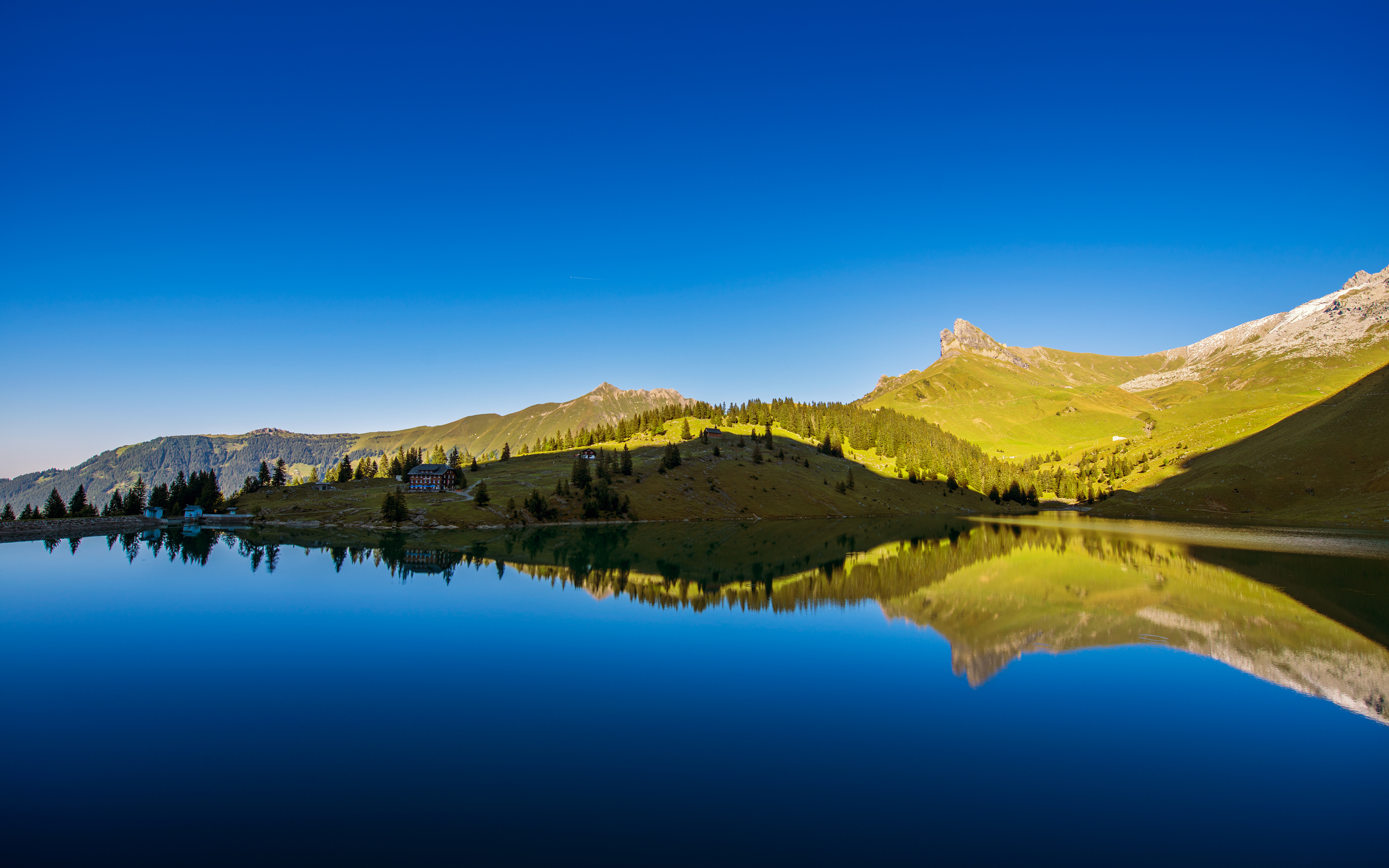 3840x2160. Цугское озеро Швейцария. Природа. Пейзаж. Красивый пейзаж.