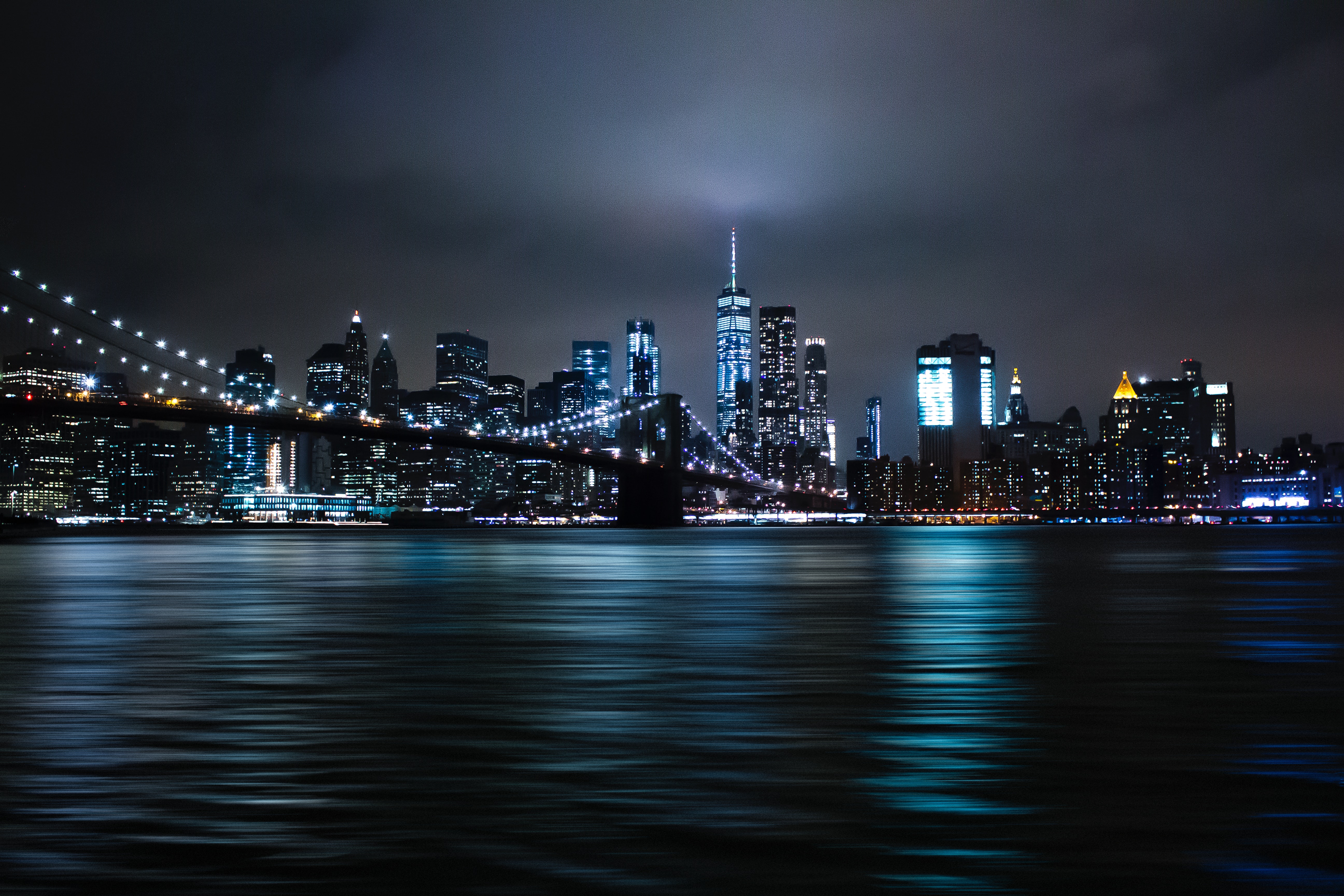 1080 максимальное разрешение. Бруклинский мост Нью-Йорк. Ночной Нью-Йорк Манхэттен. Нью Йорк Скайлайн. Нью Йорк Скайлайн ночь.