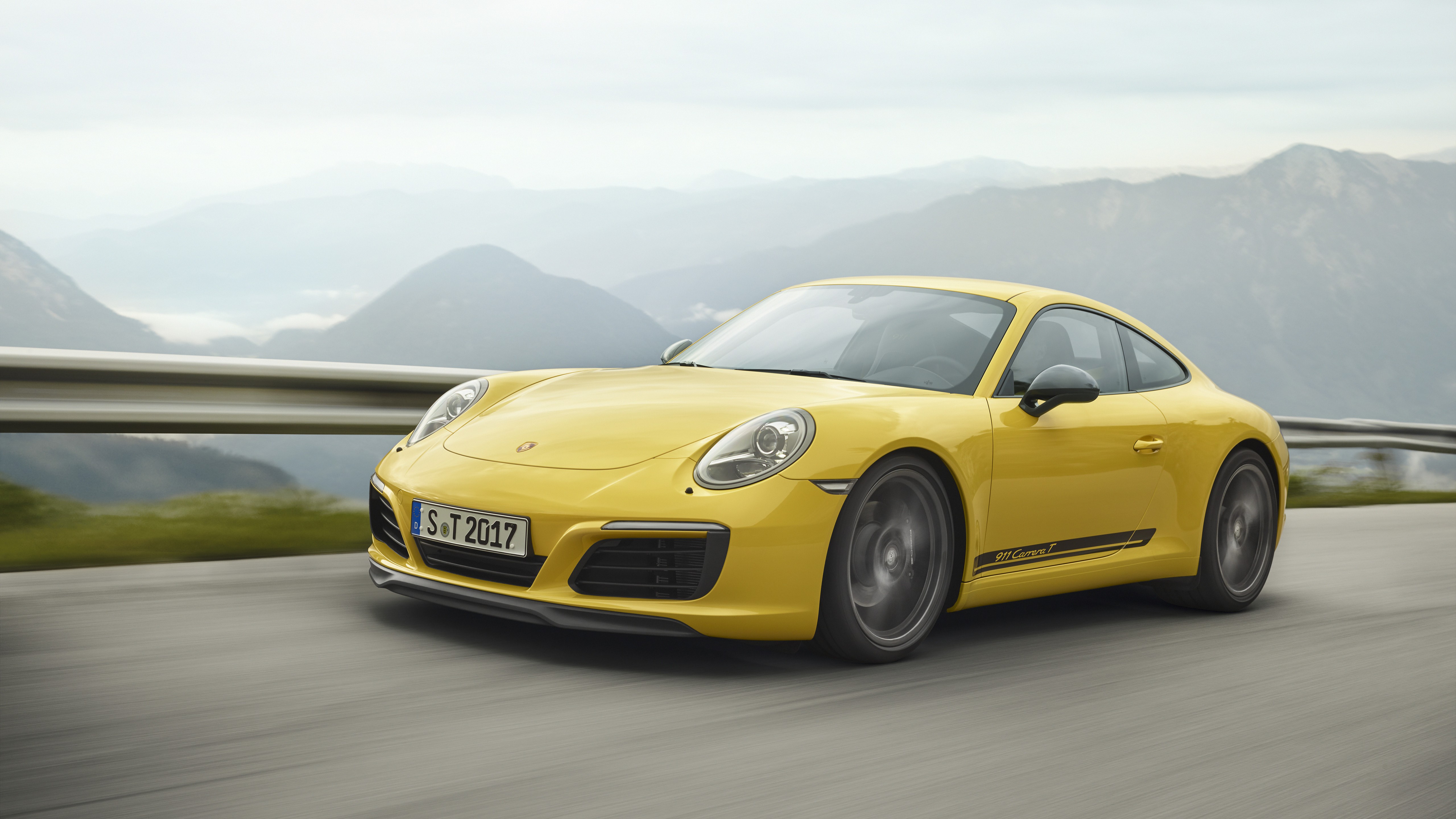Порше спорткар. Porsche 911 Turbo. Порше 911 Каррера спорт. Porsche 911 желтый. Porsche 911 двухдверный.