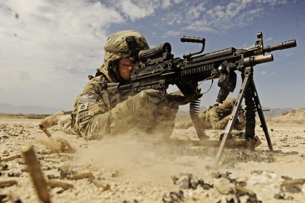 Солдат, Пулемет M249 Lmg Армии Сша, Стрельба, Пыль, Песок, HD, 2K, 4K