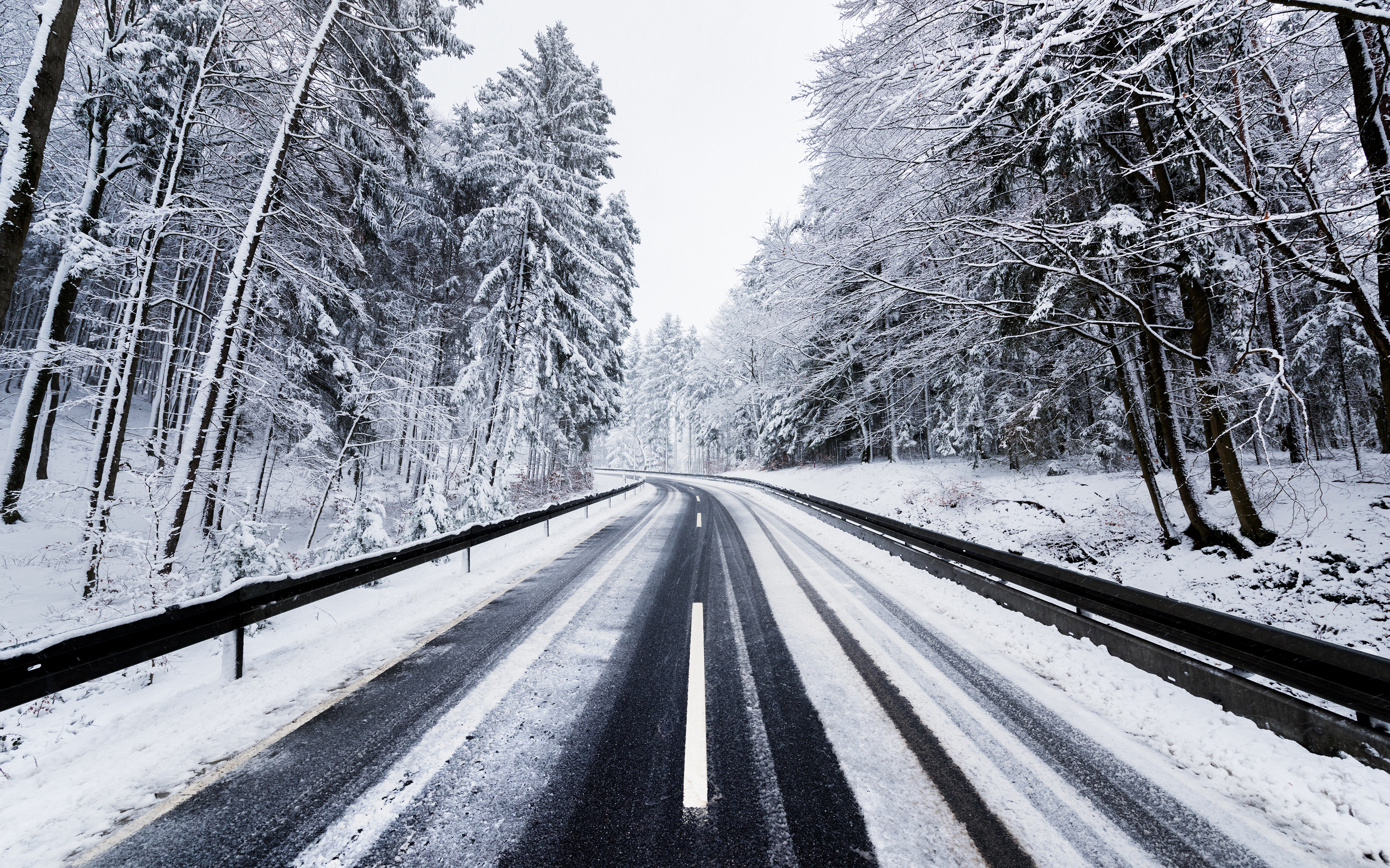 Тема зимней дороги. Зимняя дорога. Дорога зимой. Заснеженная дорога. Зимняя дорога в лесу.